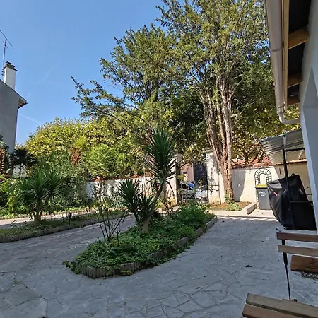 Apartment Jardin Briand *